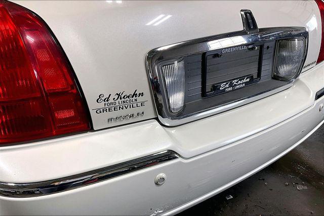 2004 Lincoln Town Car Ultimate