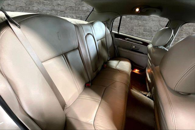 2004 Lincoln Town Car Ultimate