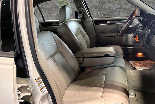 2004 Lincoln Town Car Ultimate