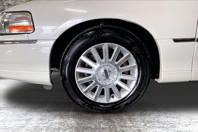 2004 Lincoln Town Car Ultimate