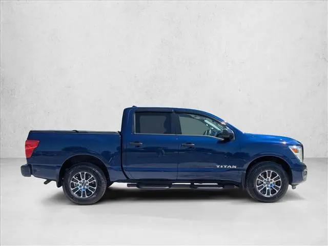 2024 Nissan Titan Crew Cab SV 4x4