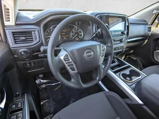 2024 Nissan Titan Crew Cab SV 4x4