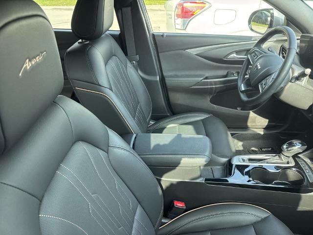 2025 Buick NV Avenir FWD