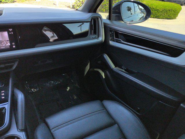2024 Porsche Cayenne Base