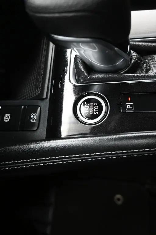 2023 Nissan Kicks SR Xtronic CVT