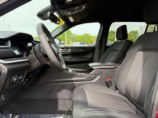 2024 Jeep Grand Cherokee L Laredo 4x4