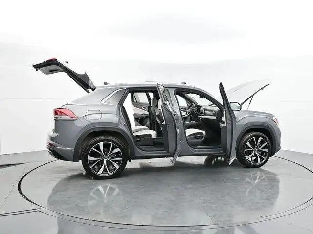 2025 Volkswagen Atlas Cross Sport 2.0T SEL Premium R-Line