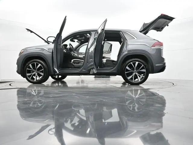2025 Volkswagen Atlas Cross Sport 2.0T SEL Premium R-Line