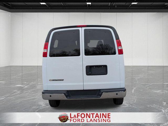 2023 Chevrolet Express Passenger RWD 3500 Extended Wheelbase LT