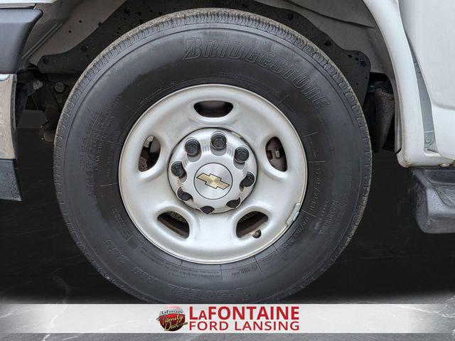 2023 Chevrolet Express Passenger RWD 3500 Extended Wheelbase LT