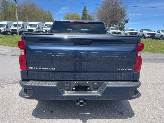 2022 Chevrolet Silverado 1500 4WD Crew Cab Short Bed Custom