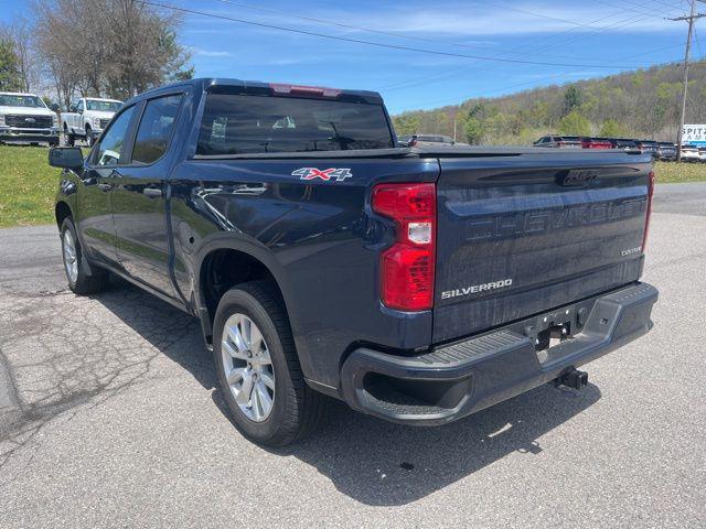 2022 Chevrolet Silverado 1500 4WD Crew Cab Short Bed Custom