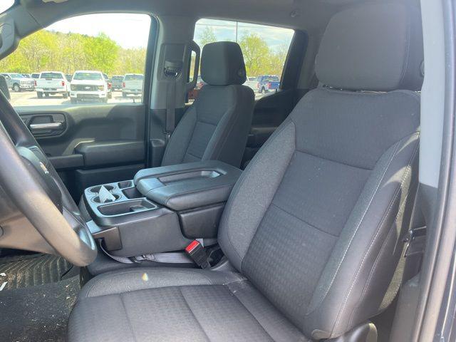 2022 Chevrolet Silverado 1500 4WD Crew Cab Short Bed Custom