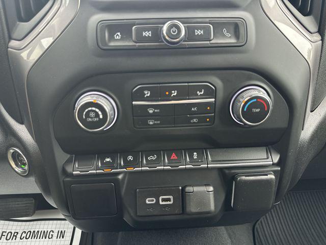 2022 Chevrolet Silverado 1500 4WD Crew Cab Short Bed Custom