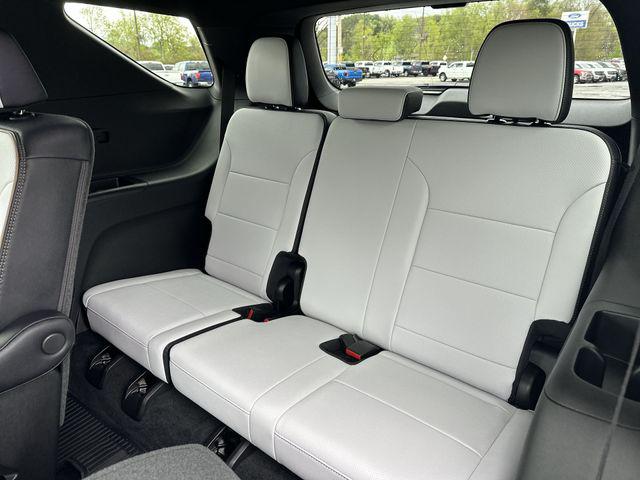 2025 Chevrolet Traverse AWD High Country