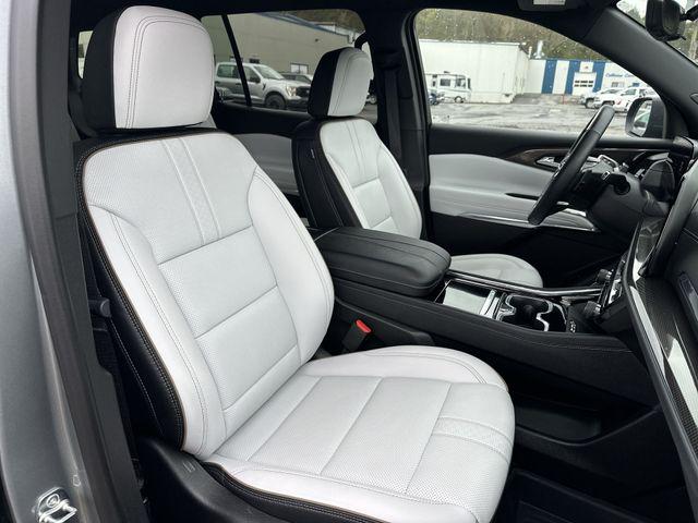 2025 Chevrolet Traverse AWD High Country