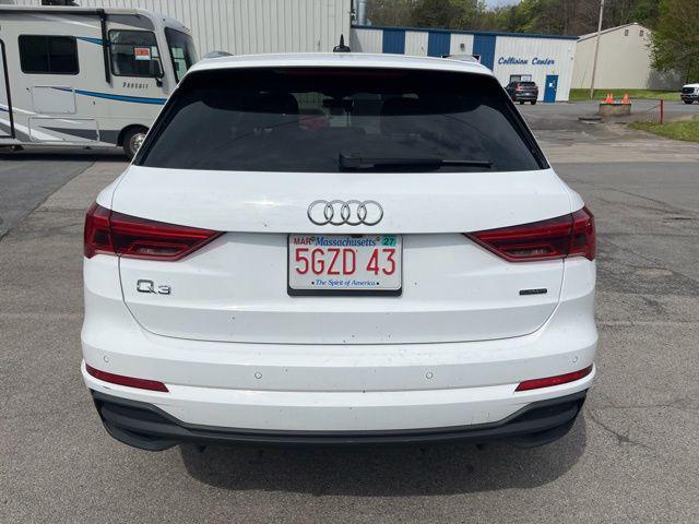 2025 Audi Q3 Premium 45 TFSI S line quattro Tiptronic