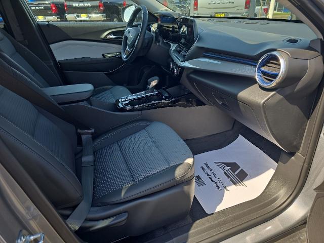 2025 Chevrolet Trax FWD LT