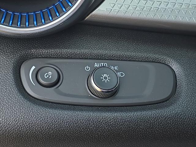 2025 Chevrolet Trax FWD LT
