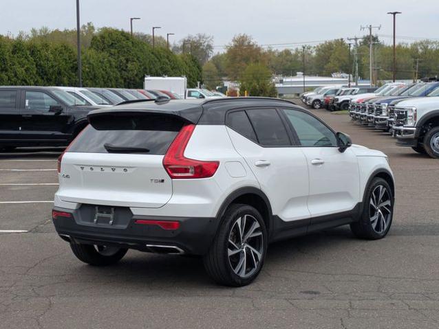 2019 Volvo XC40 T5 R-Design