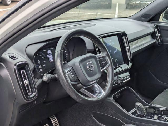 2019 Volvo XC40 T5 R-Design