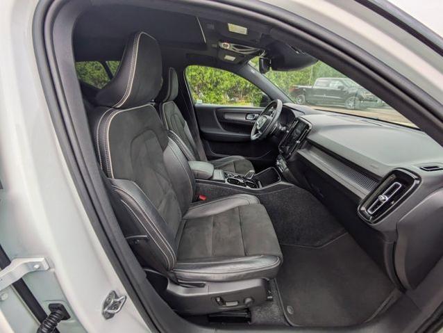 2019 Volvo XC40 T5 R-Design