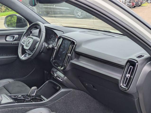 2019 Volvo XC40 T5 R-Design
