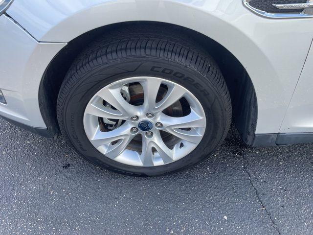 2011 Ford Taurus SEL