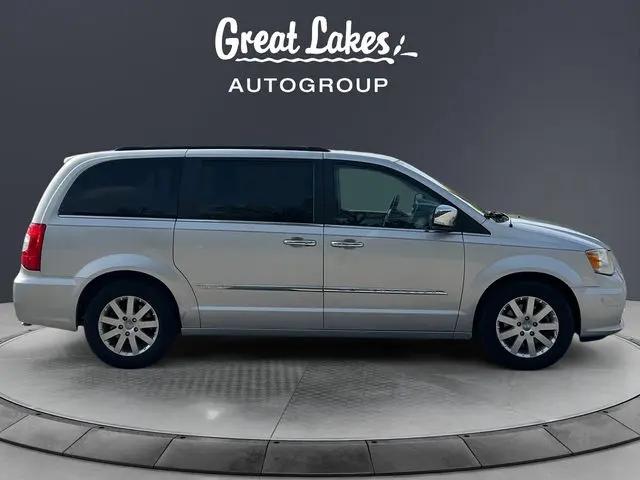 2012 Chrysler Town & Country Touring-L