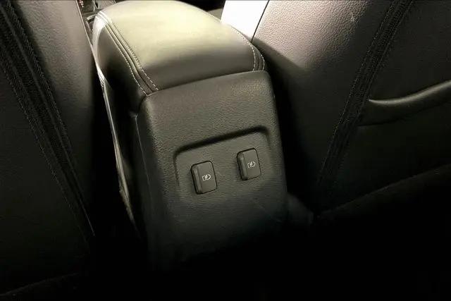 2024 Nissan Kicks SR Xtronic CVT