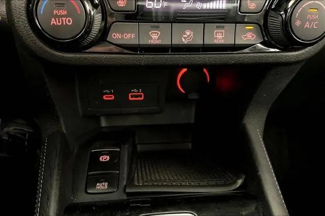 2024 Nissan Kicks SR Xtronic CVT