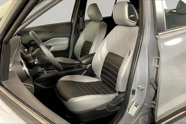 2024 Nissan Kicks SR Xtronic CVT