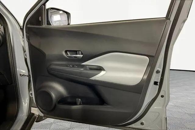 2024 Nissan Kicks SR Xtronic CVT