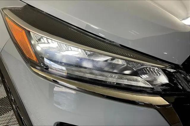 2024 Nissan Kicks SR Xtronic CVT