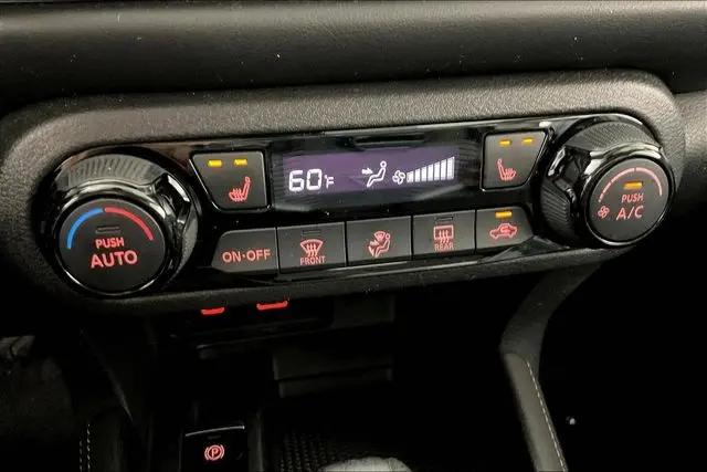 2024 Nissan Kicks SR Xtronic CVT