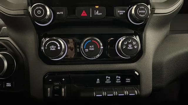 2026 Ram 1500 Warlock Crew Cab 4x4 5'7" Box