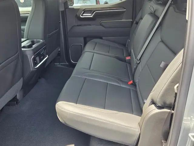 2026 GMC Sierra 1500 Crew Cab, Short Bed, SLT, 4WD