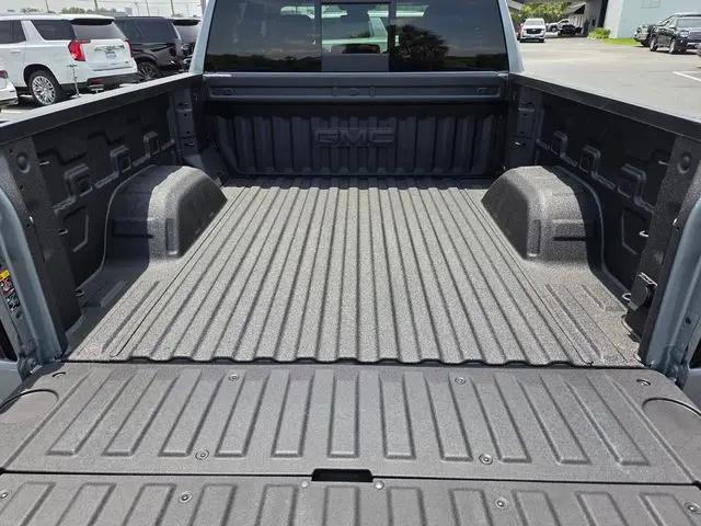 2026 GMC Sierra 1500 Crew Cab, Short Bed, SLT, 4WD