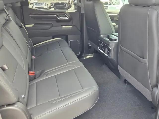 2026 GMC Sierra 1500 Crew Cab, Short Bed, SLT, 4WD