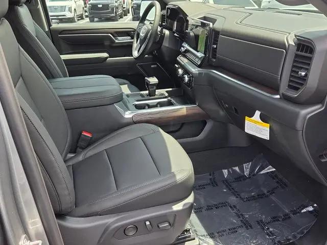 2026 GMC Sierra 1500 Crew Cab, Short Bed, SLT, 4WD