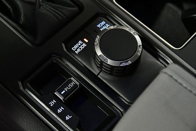 2026 Toyota Tundra Limited CrewMax 5.5' Bed