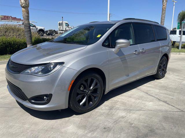 2018 Chrysler Pacifica Touring L Plus for sale in Hanford, CA