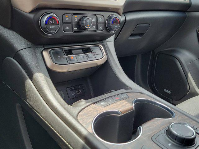 2023 GMC Acadia AWD Denali