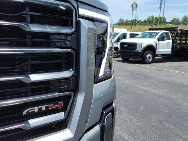 2024 GMC Sierra 2500HD 4WD Crew Cab Standard Bed AT4