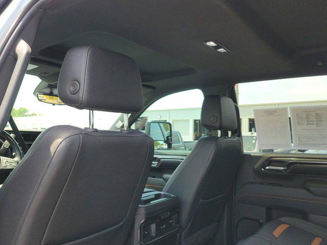2024 GMC Sierra 2500HD 4WD Crew Cab Standard Bed AT4