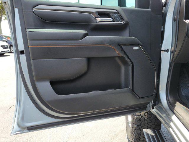 2024 GMC Sierra 2500HD 4WD Crew Cab Standard Bed AT4