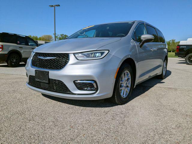2023 Chrysler Pacifica Touring L for sale in Demotte, IN