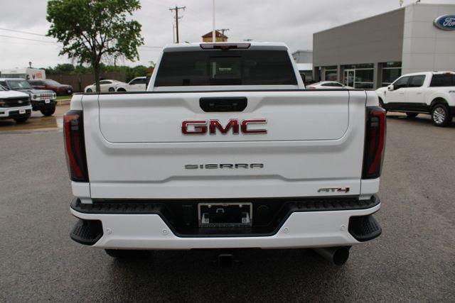 2024 GMC Sierra 2500HD 4WD Crew Cab Standard Bed AT4