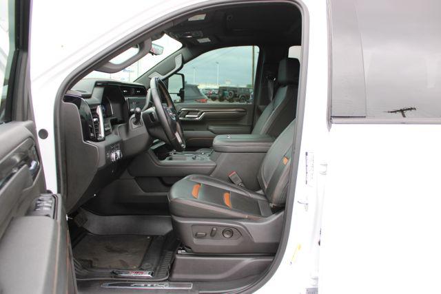 2024 GMC Sierra 2500HD 4WD Crew Cab Standard Bed AT4