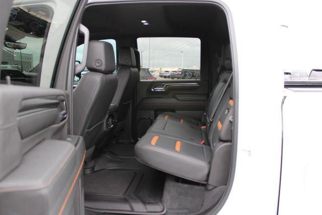 2024 GMC Sierra 2500HD 4WD Crew Cab Standard Bed AT4